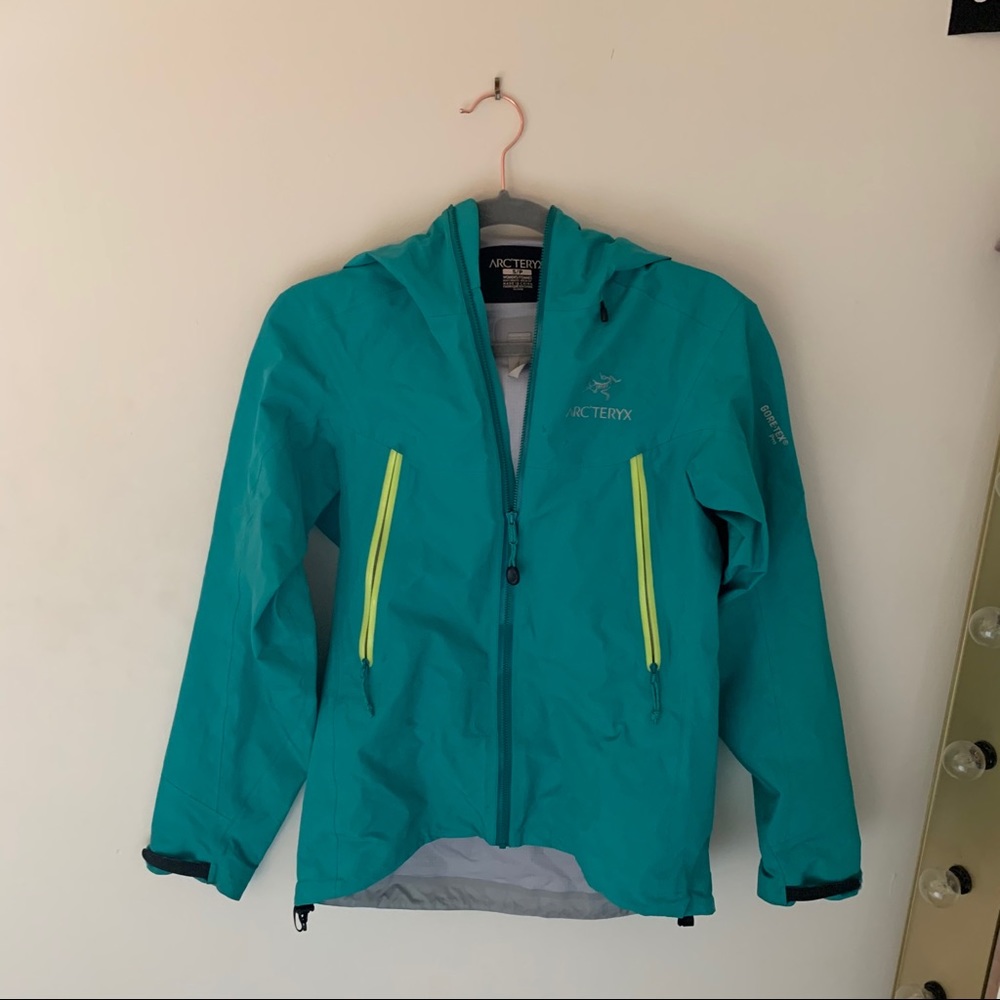 Arc'teryx Beta LT Hybrid Rain Jacket